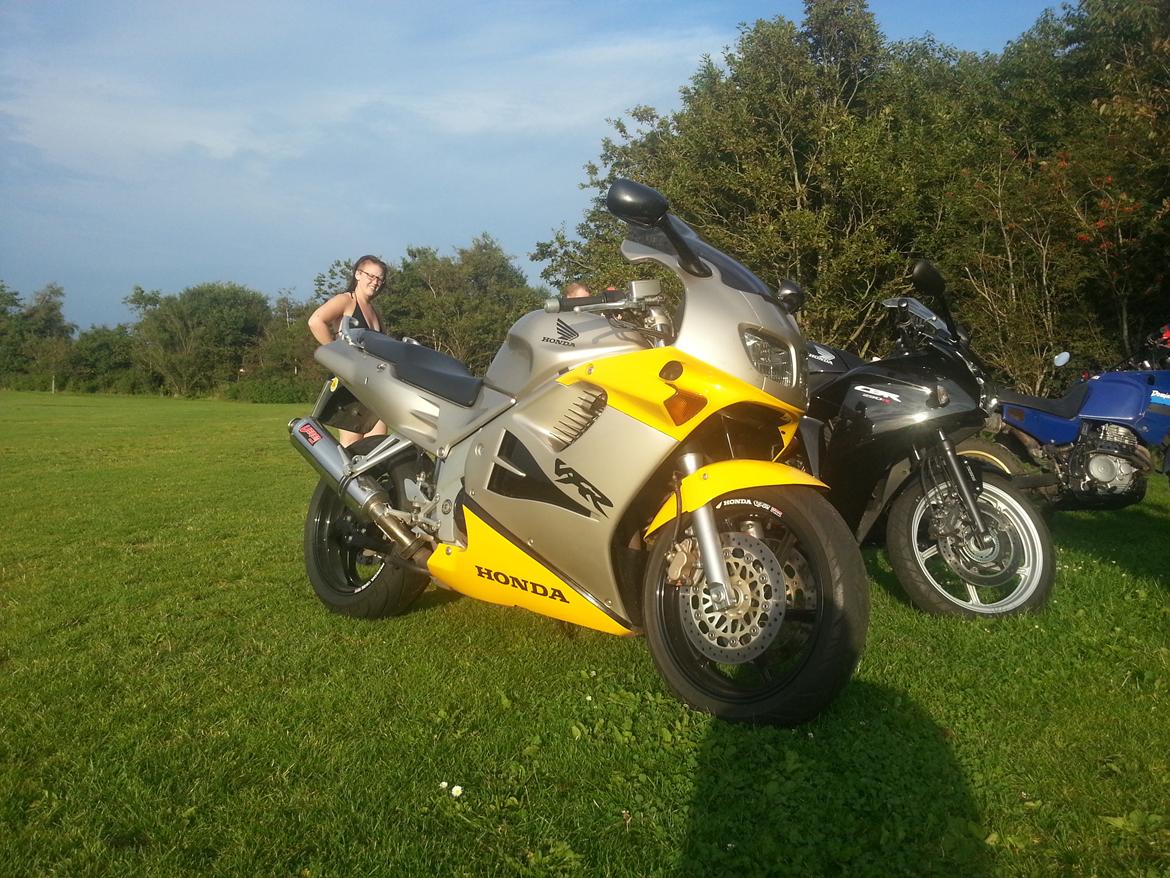 Honda VFR 750 (RC36) billede 4