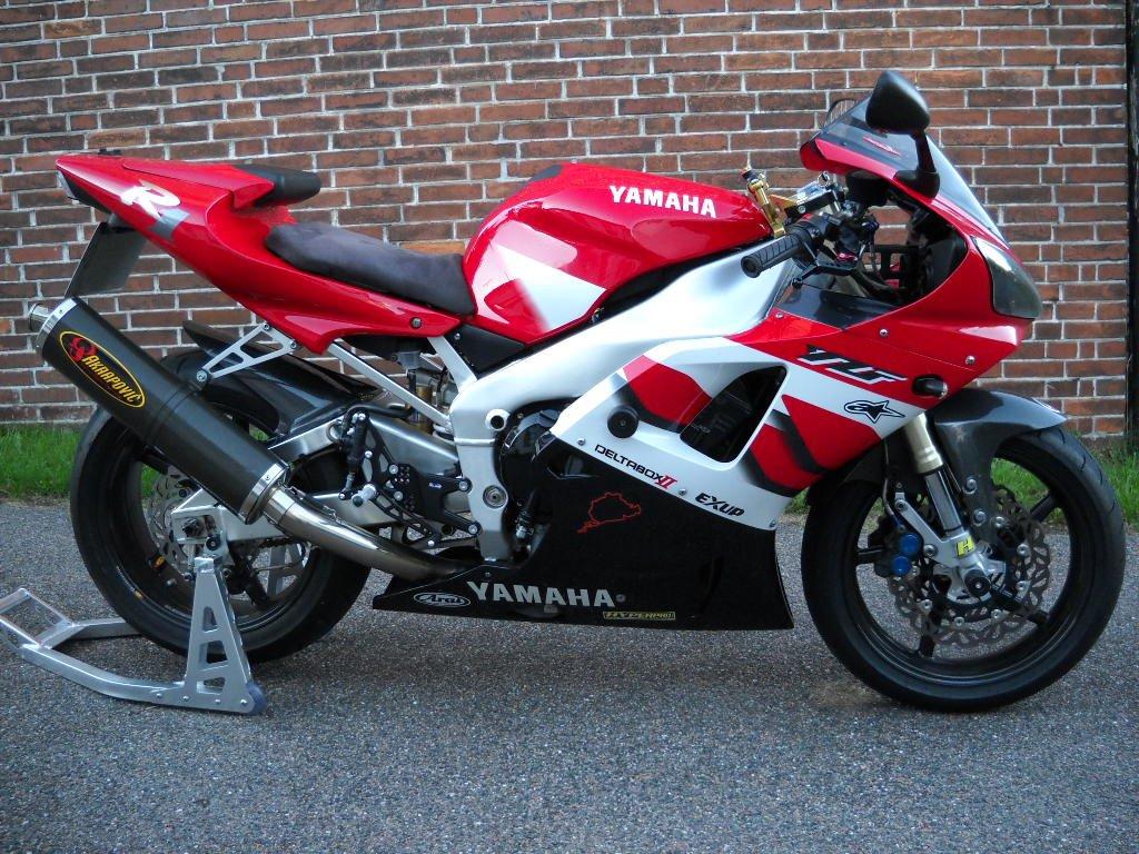 Yamaha YZF R1 RN04 billede 2