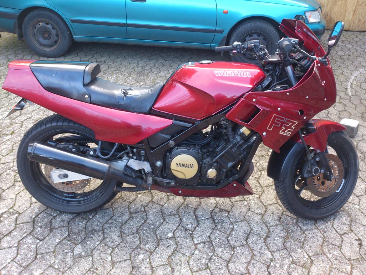 Yamaha FZ750 billede 2