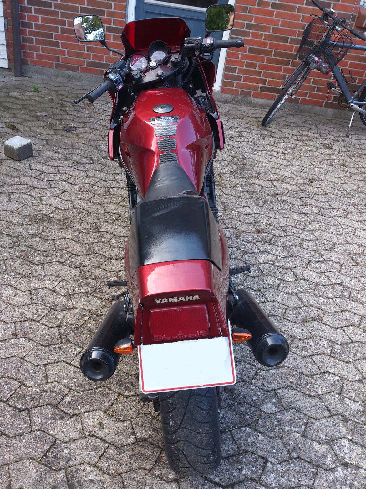 Yamaha FZ750 billede 4