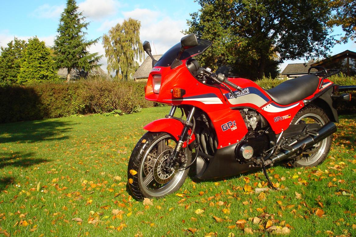 Kawasaki Kawasaki GPZ 750 **SOLGT** billede 2