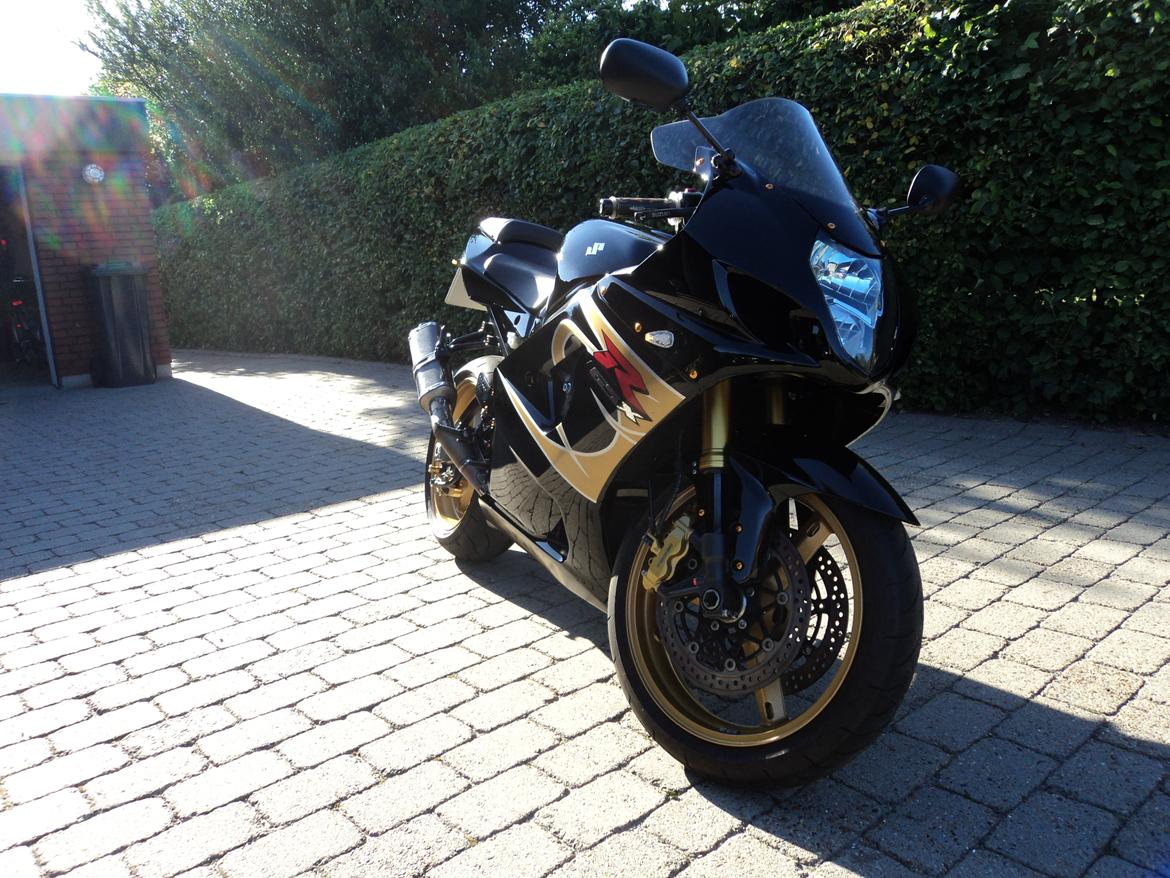 Suzuki GSX-R 1000 K3 (Totalskadet) billede 1