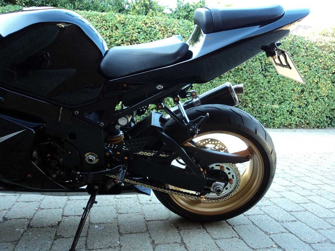 Suzuki GSX-R 1000 K3 (Totalskadet) billede 8