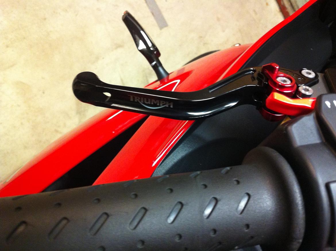 Triumph Daytona 675 ( SOLGT ) billede 10