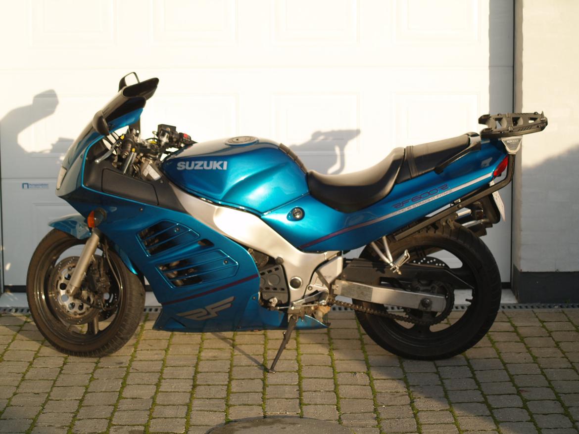 Пластик suzuki rf600r