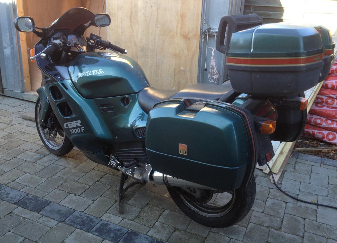 Honda CBR 1000 F Super Sport - GIVI TASKER
E36 + E45 billede 2