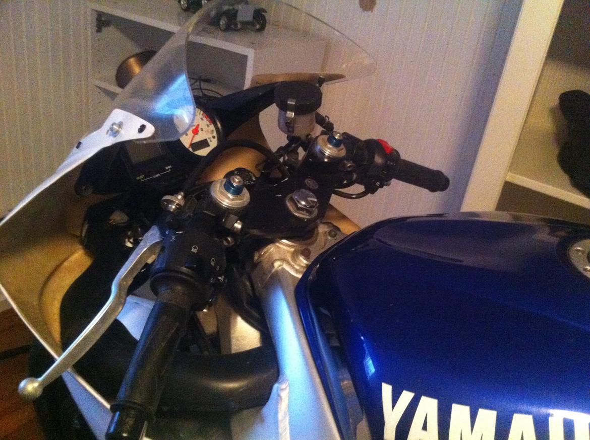 Yamaha YZF R6 billede 11