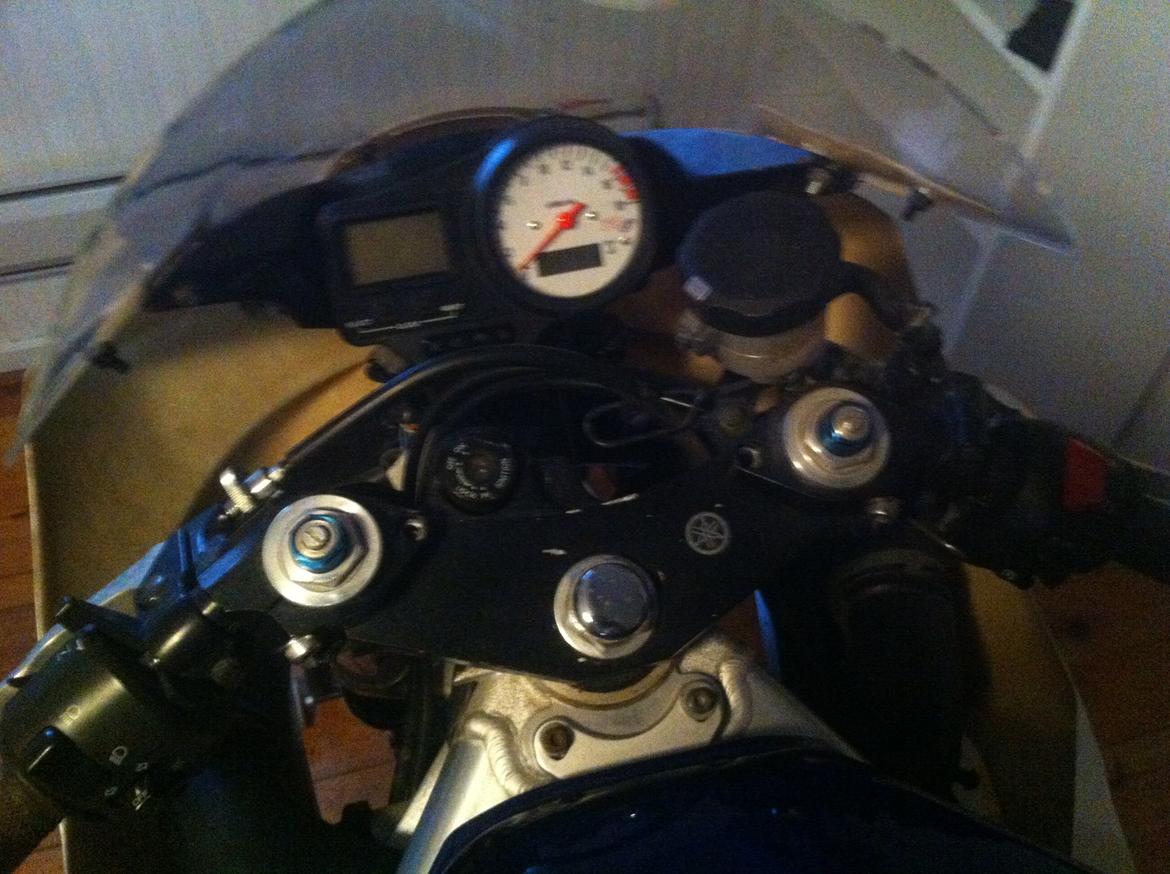 Yamaha YZF R6 billede 15