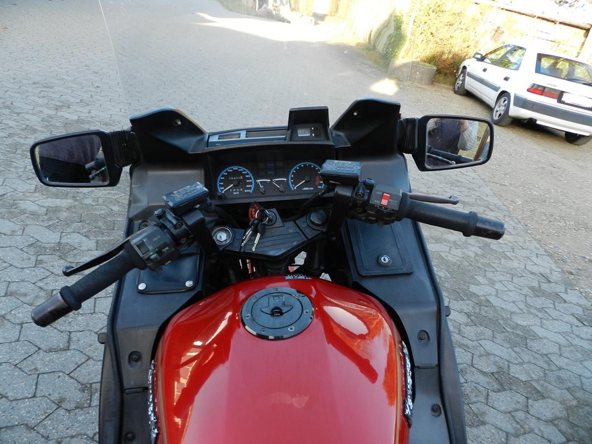 Kawasaki GTR 1000 (SOLGT) billede 3