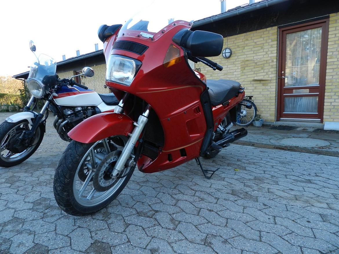 Kawasaki GTR 1000 (SOLGT) billede 6