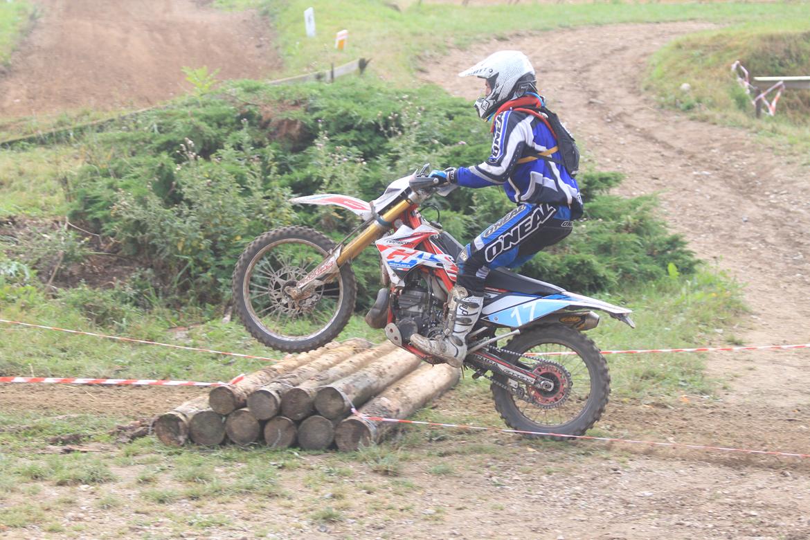 Gas Gas EC 300 - Sixdays - Debut i Enduro-DM i Børkop.
Fed oplevelse, hev en 3.plads i C-klassen billede 4
