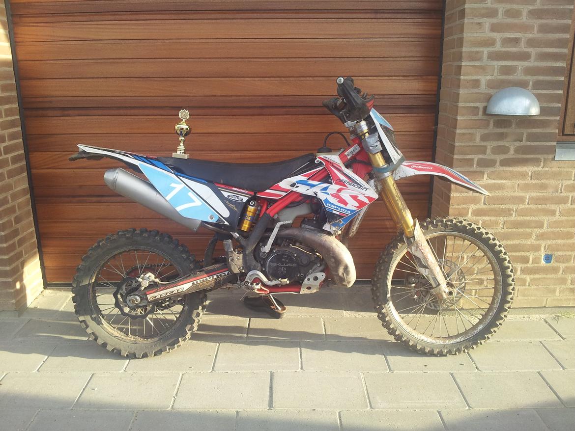 Gas Gas EC 300 - Sixdays - Debut i Enduro-DM i Børkop.
Fed oplevelse, hev en 3.plads i C-klassen billede 6