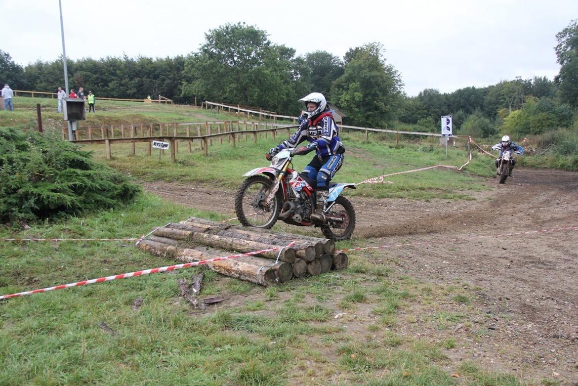 Gas Gas EC 300 - Sixdays - Debut i Enduro-DM i Børkop.
Fed oplevelse, hev en 3.plads i C-klassen billede 7