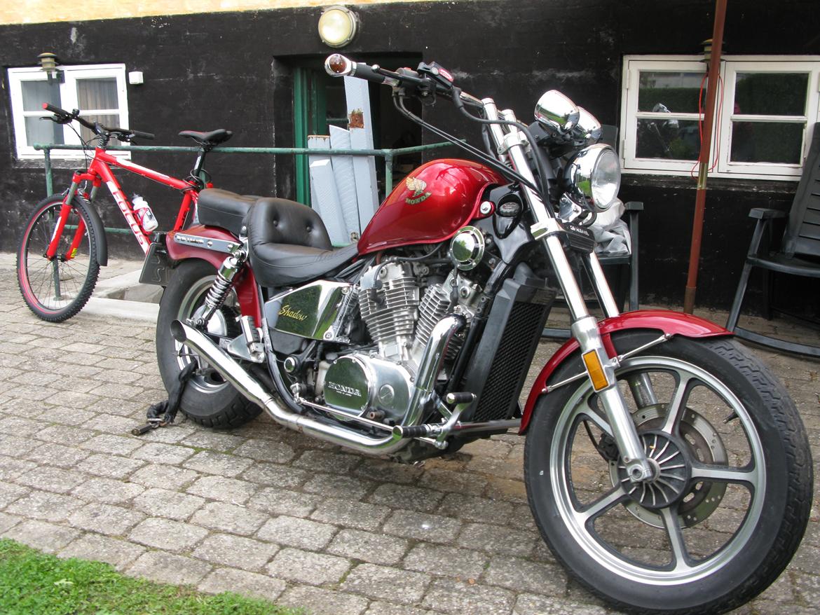 Honda VT 700 C Shadow billede 1