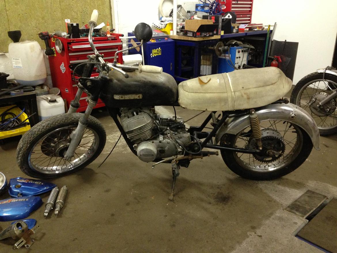 Suzuki GT 500  "SMOKER" billede 3