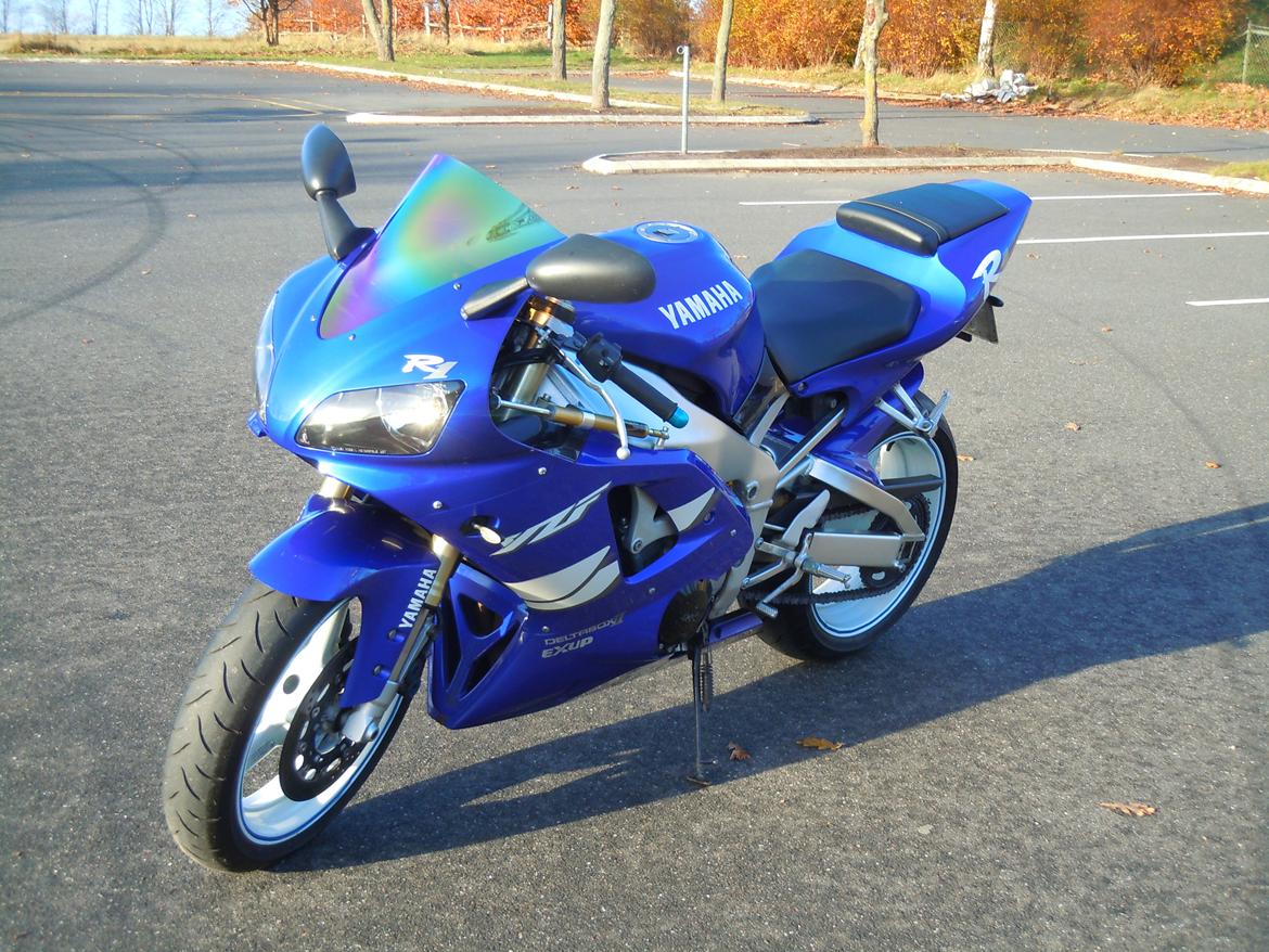 Yamaha R1 billede 1