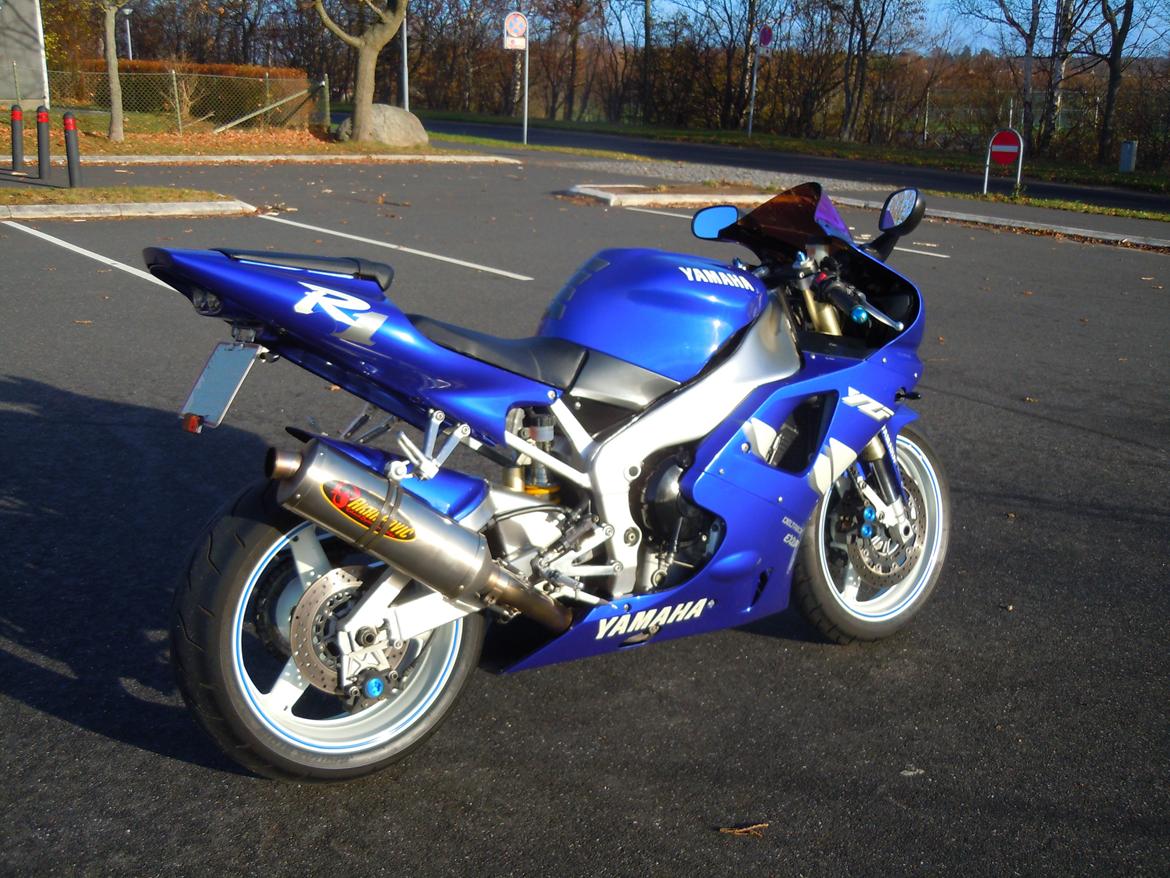 Yamaha R1 billede 4