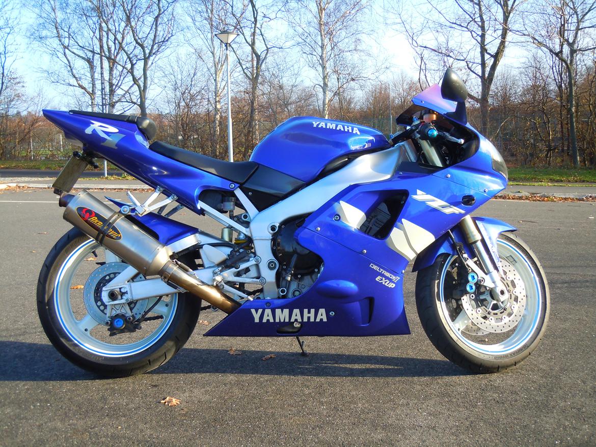 Yamaha R1 billede 7