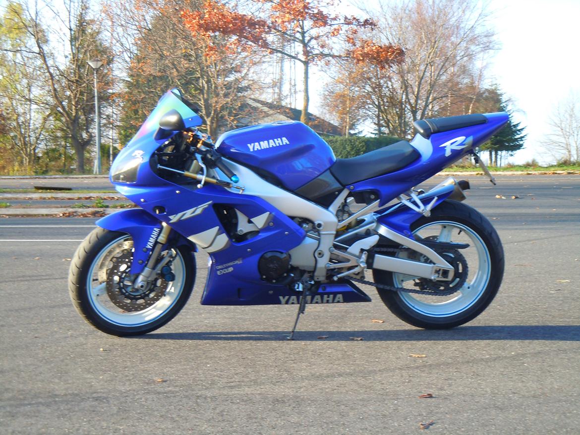 Yamaha R1 billede 10