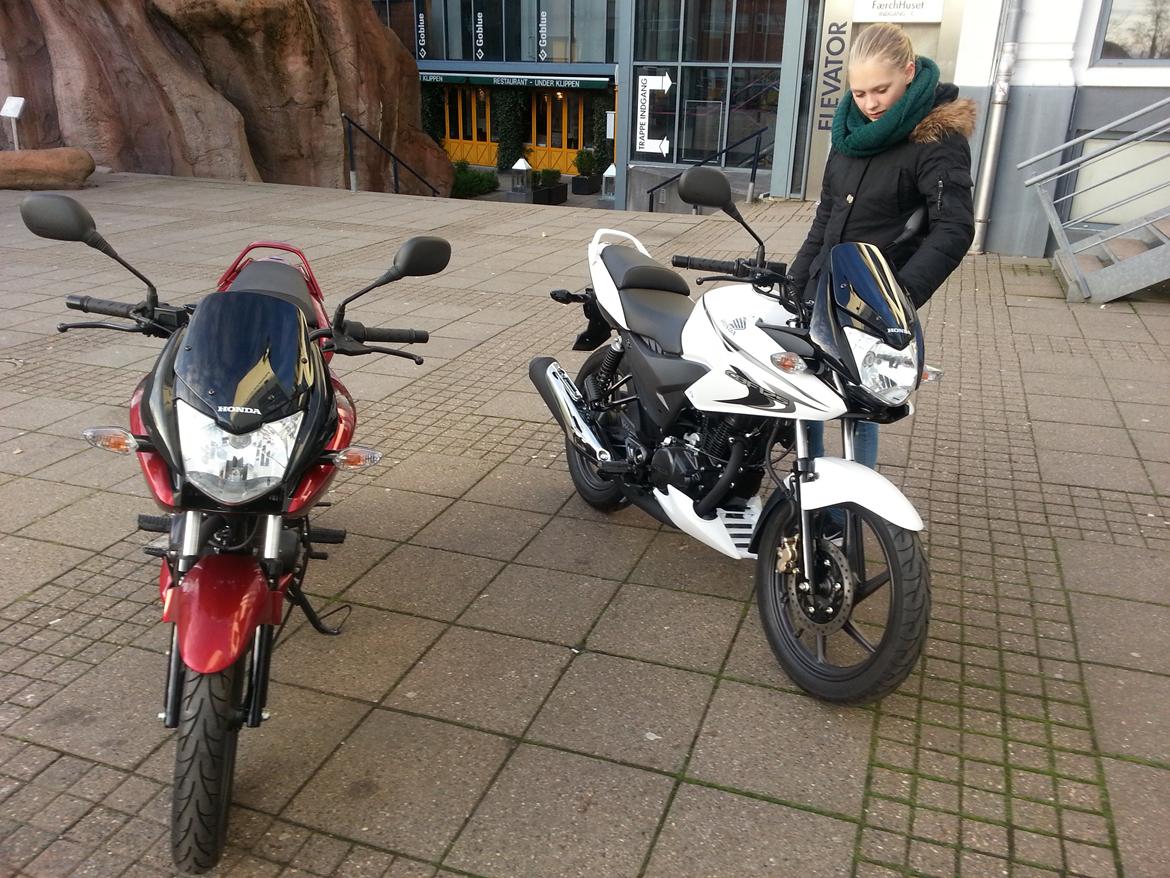 Honda Cbf 125 - Og en til datteren på 18 år billede 2