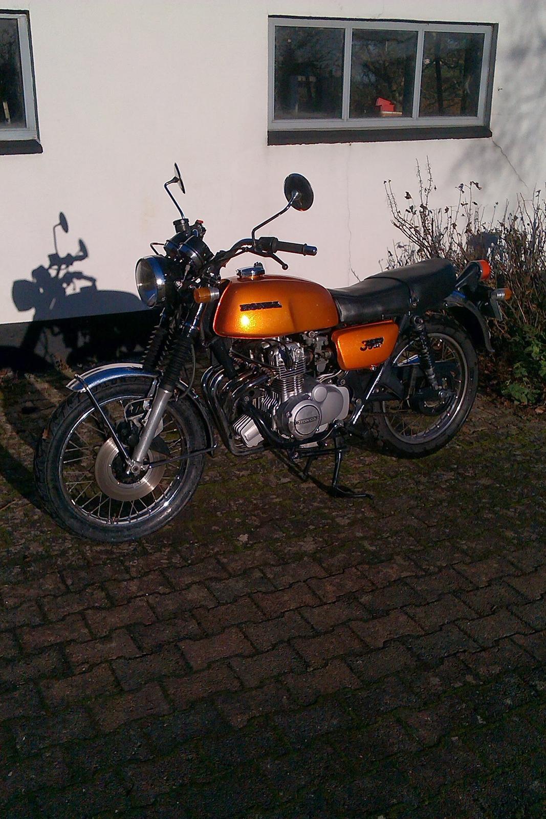 Honda CB350F billede 1