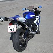 Suzuki GSXR 750 K7