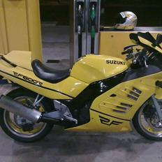 Suzuki RF400R