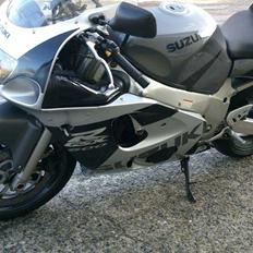 Suzuki Gsxr 600 Srad