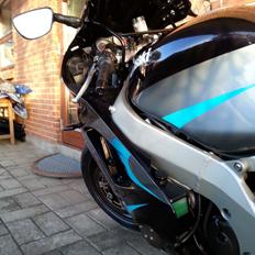 Kawasaki ZX9R