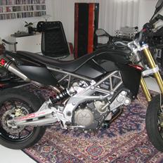 Aprilia Dorsoduro SMV 750 ( Solgt ).