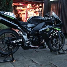 Kawasaki zx10r Baneracer (solgt)