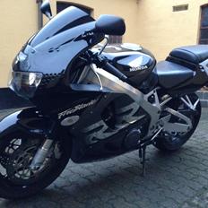 Honda CBR 900 RR Fireblade