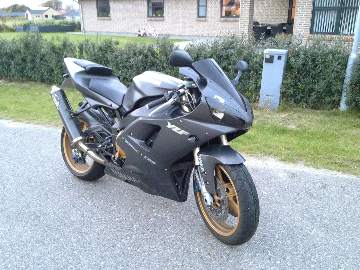 Yamaha YZF-R1 billede 1