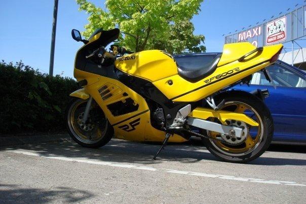Suzuki RF400R billede 12