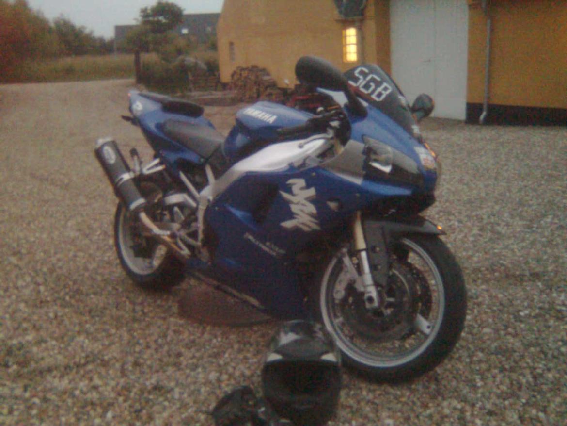 Yamaha Yzf-R1 Rn01 Turbo - Sidste billede inden den blev solgt. std. gade setup pånær forgaflen der stadig er kortet op. billede 19