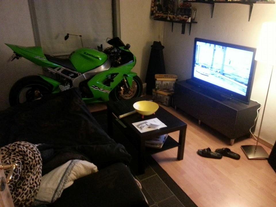 Kawasaki ZX6R billede 1