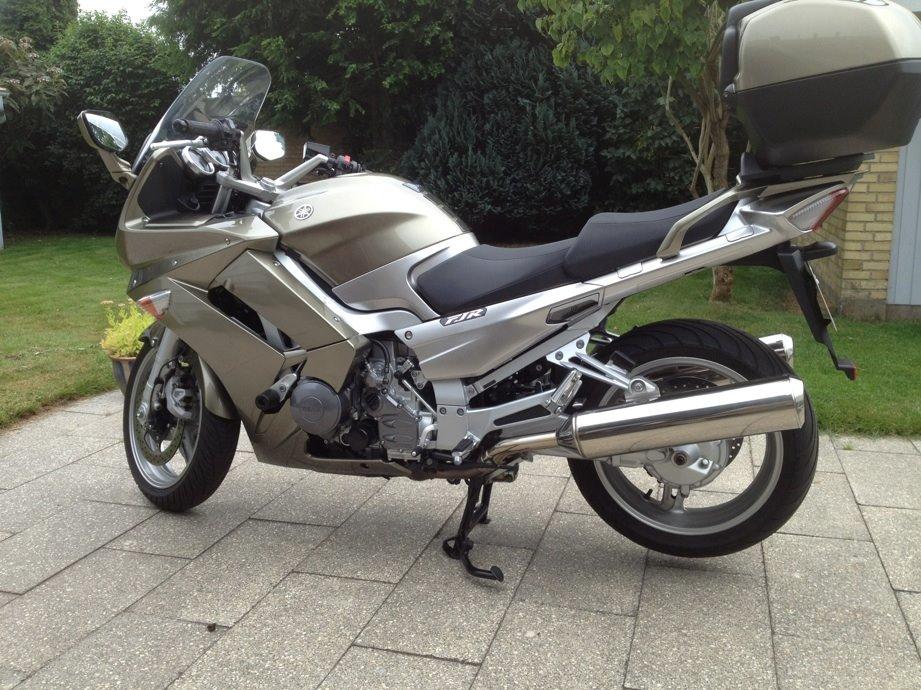 Yamaha FJR 1300 SOLGT - som ny - 2006, 38000 på klokken - original lille skærm billede 1