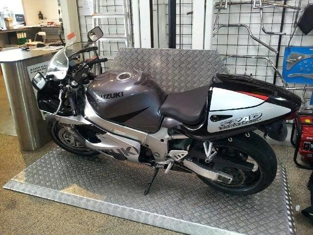 Suzuki Gsxr 600 Srad billede 7