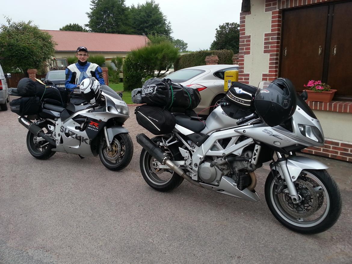 Suzuki GSXR 600 Srad (750) - Min og en kammerats Sv 1000 s i Frankring 2013 :) billede 18