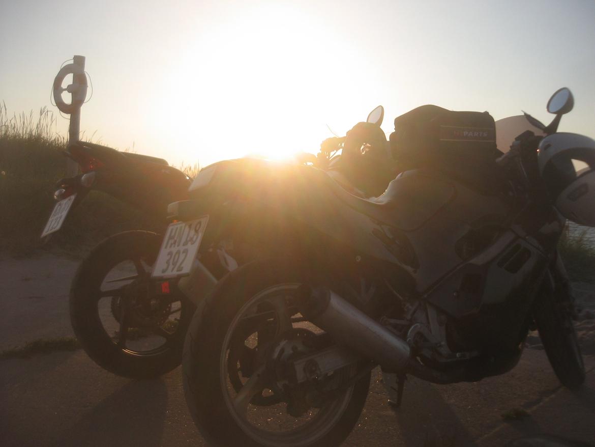 Suzuki GSXR 250 - Et skud i aften solen billede 18