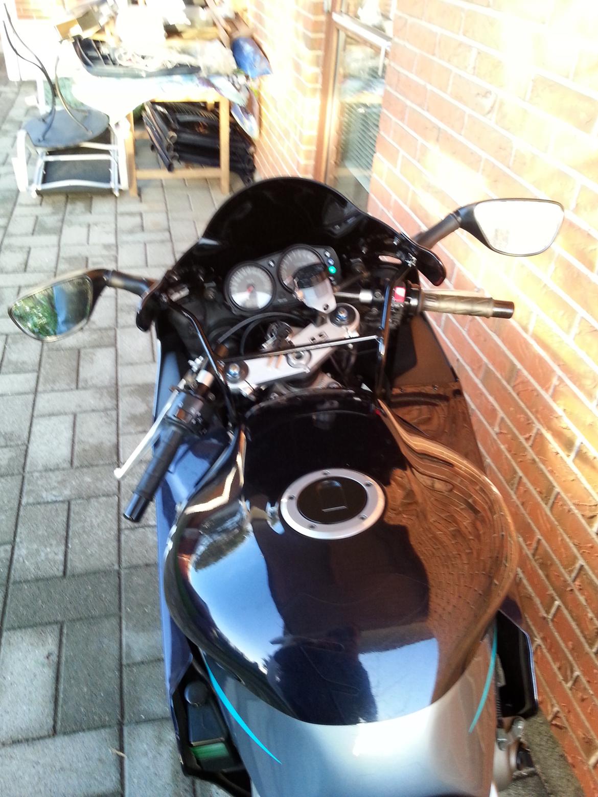Kawasaki ZX9R billede 4