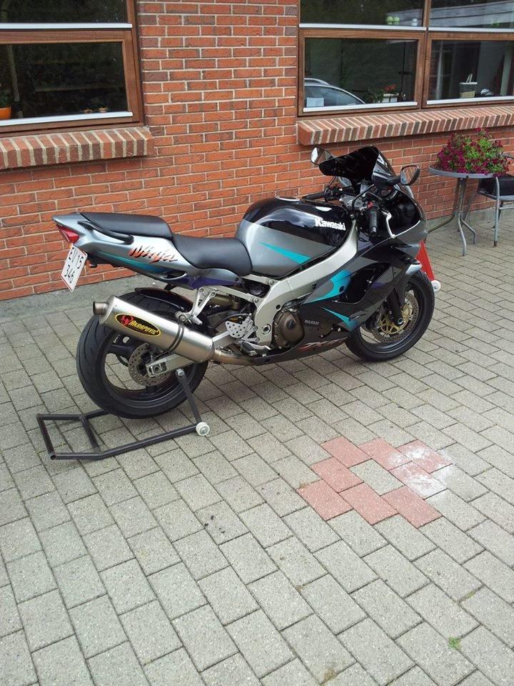 Kawasaki ZX9R billede 6