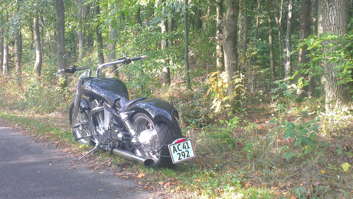 Suzuki Intruder VS 1400 - Sensommer 2013 billede 1