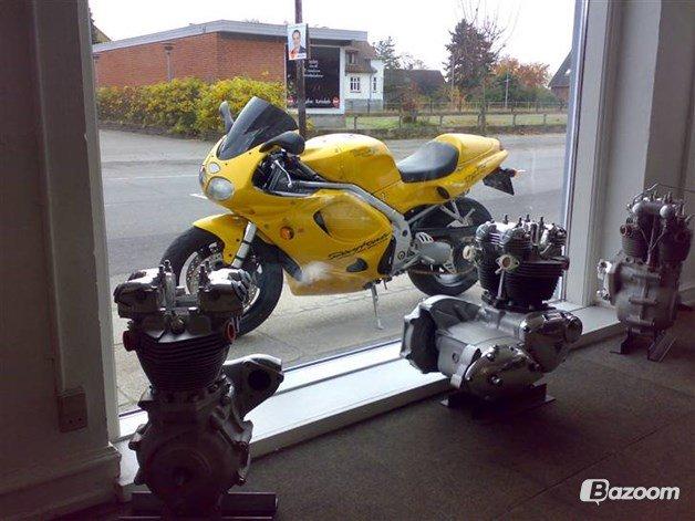 Triumph Daytona 595i AKA Fat Doris *SOLGT* billede 3