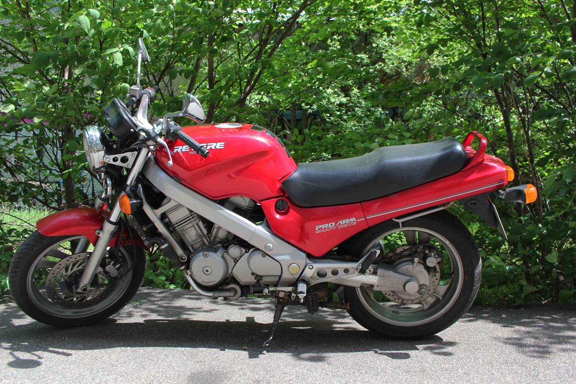 Honda NTV 650 billede 1