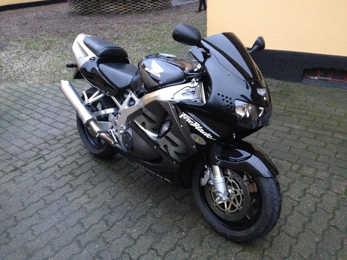 Honda CBR 900 RR Fireblade billede 4