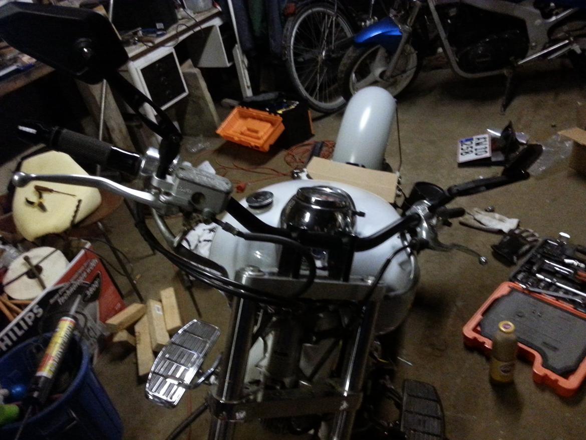 Yamaha xvs 650 Dragstar *Projekt* - Risers, styr, håndtag, spejle og fodplader prøvemonteret billede 30