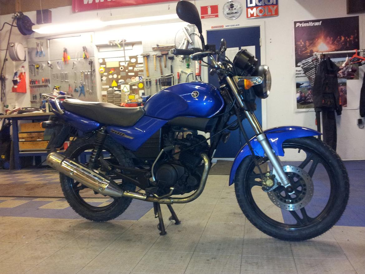 Yamaha YBR 125 - Sådan ser den ud efter jeg har haft den i 14 dage. :) billede 3
