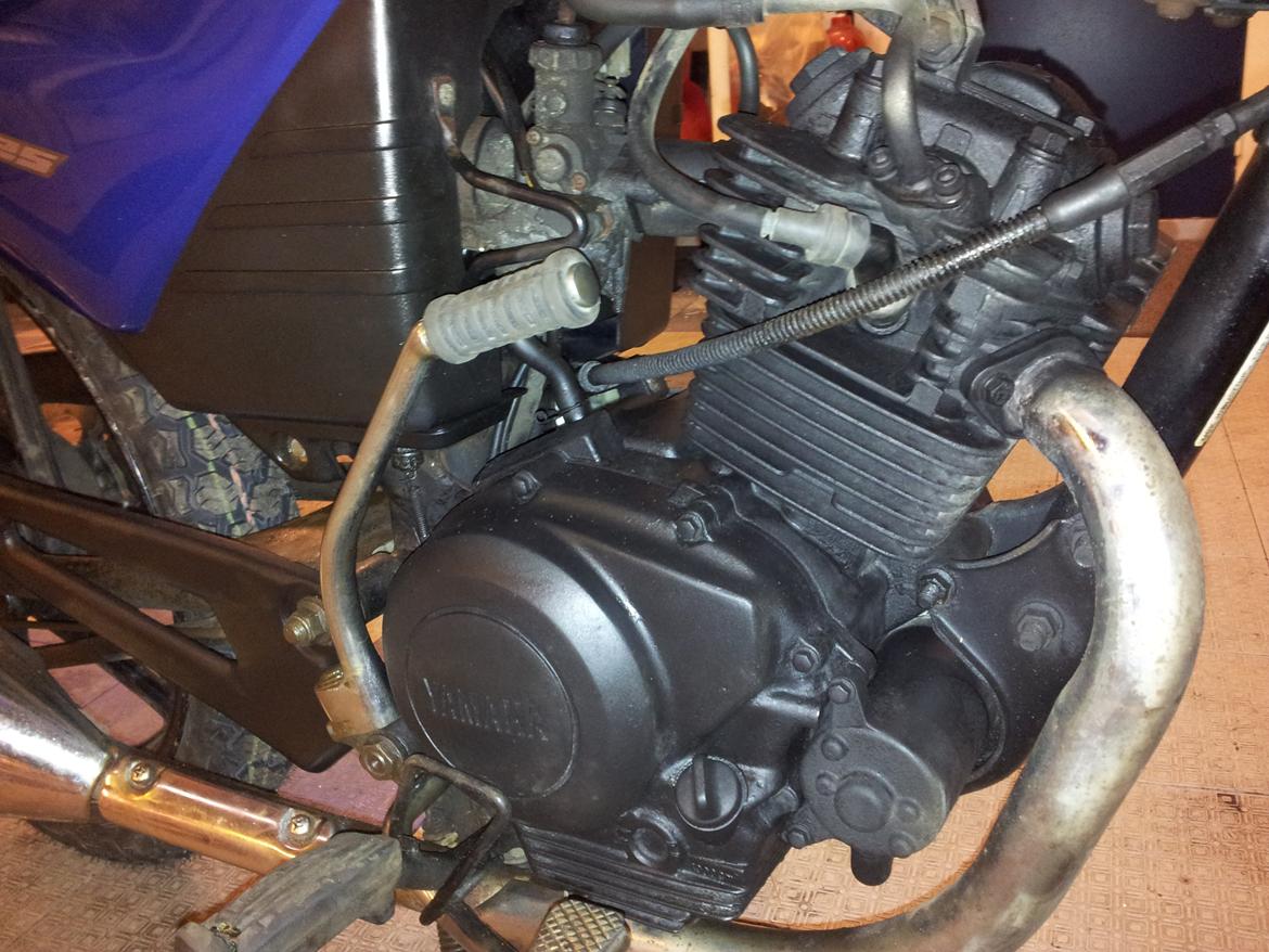 Yamaha YBR 125 - Motoren blev malet. :) billede 6