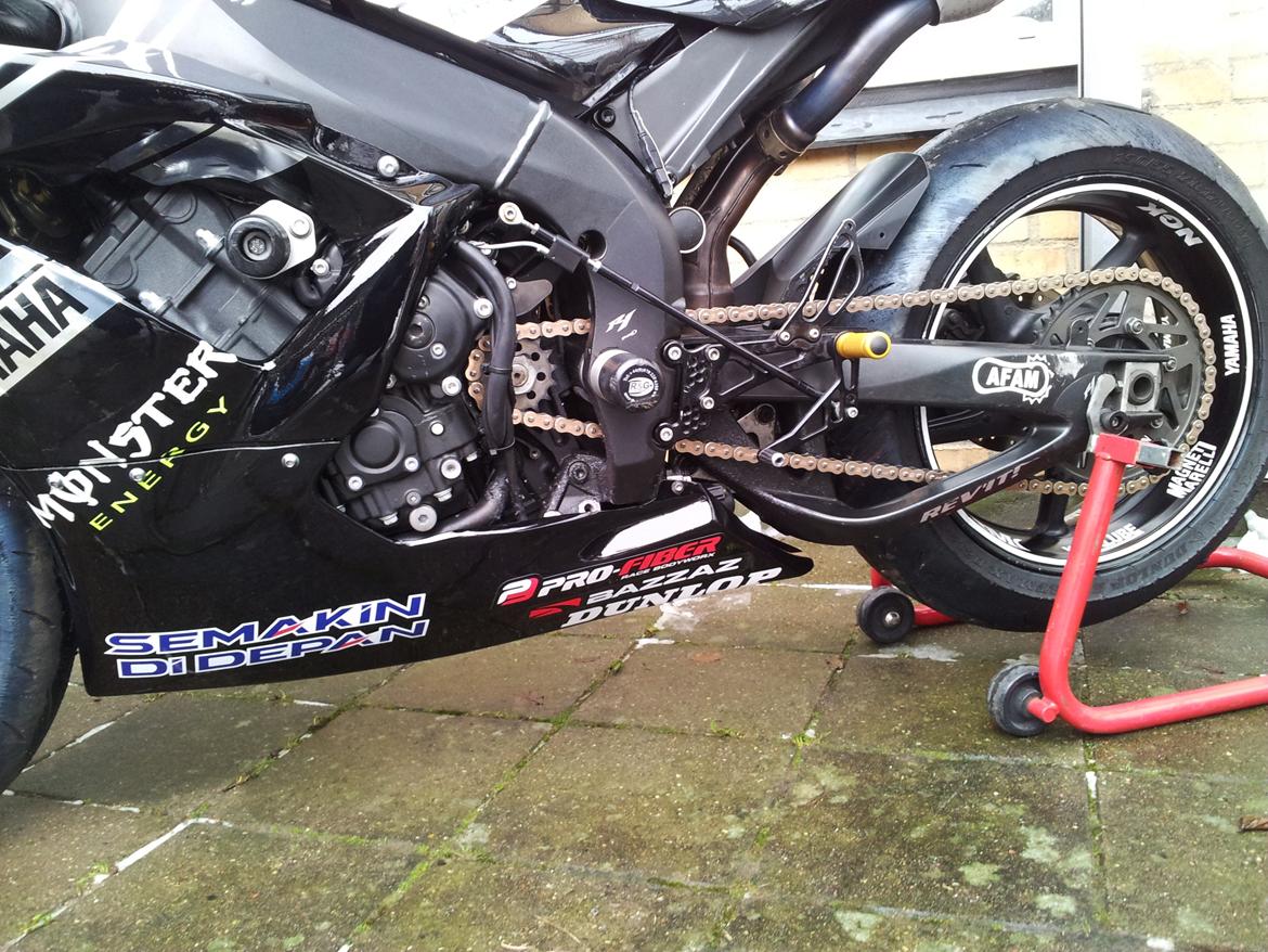 Yamaha YZF-R1 Baneged billede 13